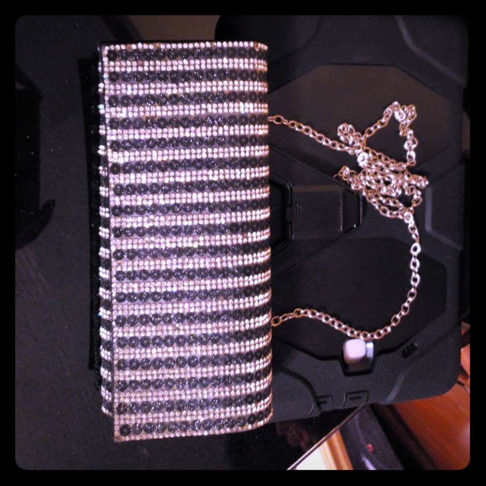 Black clutch w/rhinestones